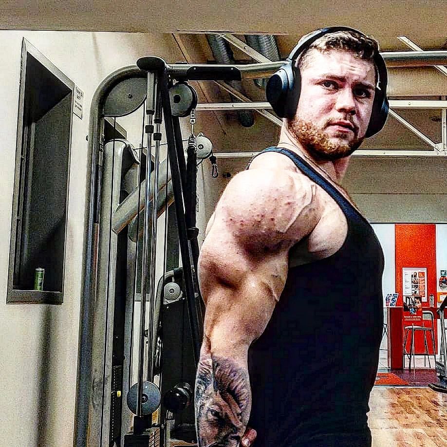 Coach hos MeKo Fitness på trening